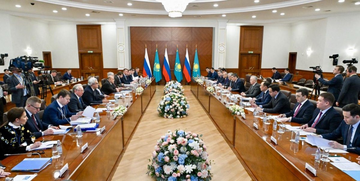 Бектенов и Мишустин обсудили проблемы Каспийского моря