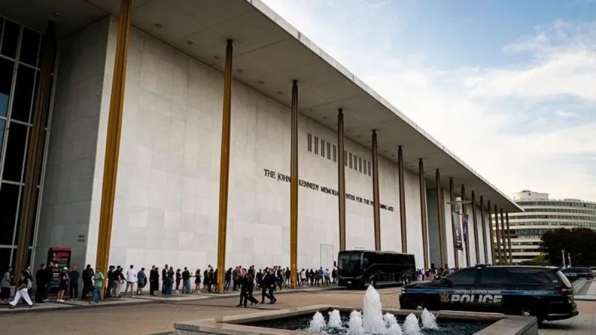Как Kennedy Center стал Trump Kennedy Center