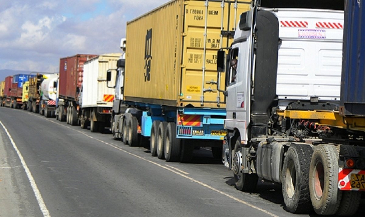 Граница на замке? Люди часами не могут попасть из Казахстана в Россию