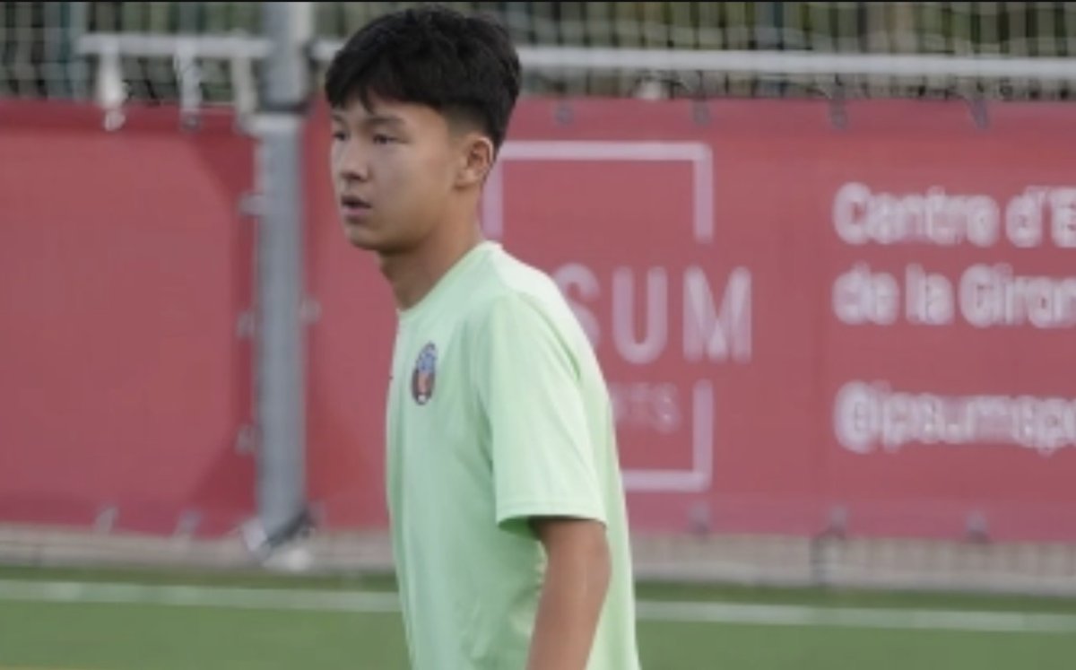 15-летний казахстанский футболист стал игроком «Барселоны»