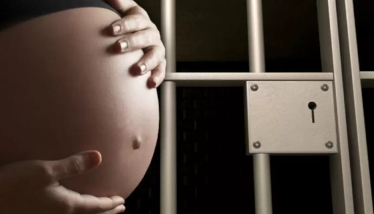 Десятки миллионов украли через схему с беременными в Казахстане