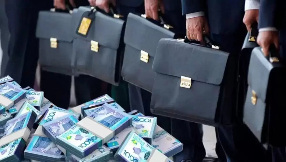 Чиновники выписывали себе премии к юбилеям в области Абай