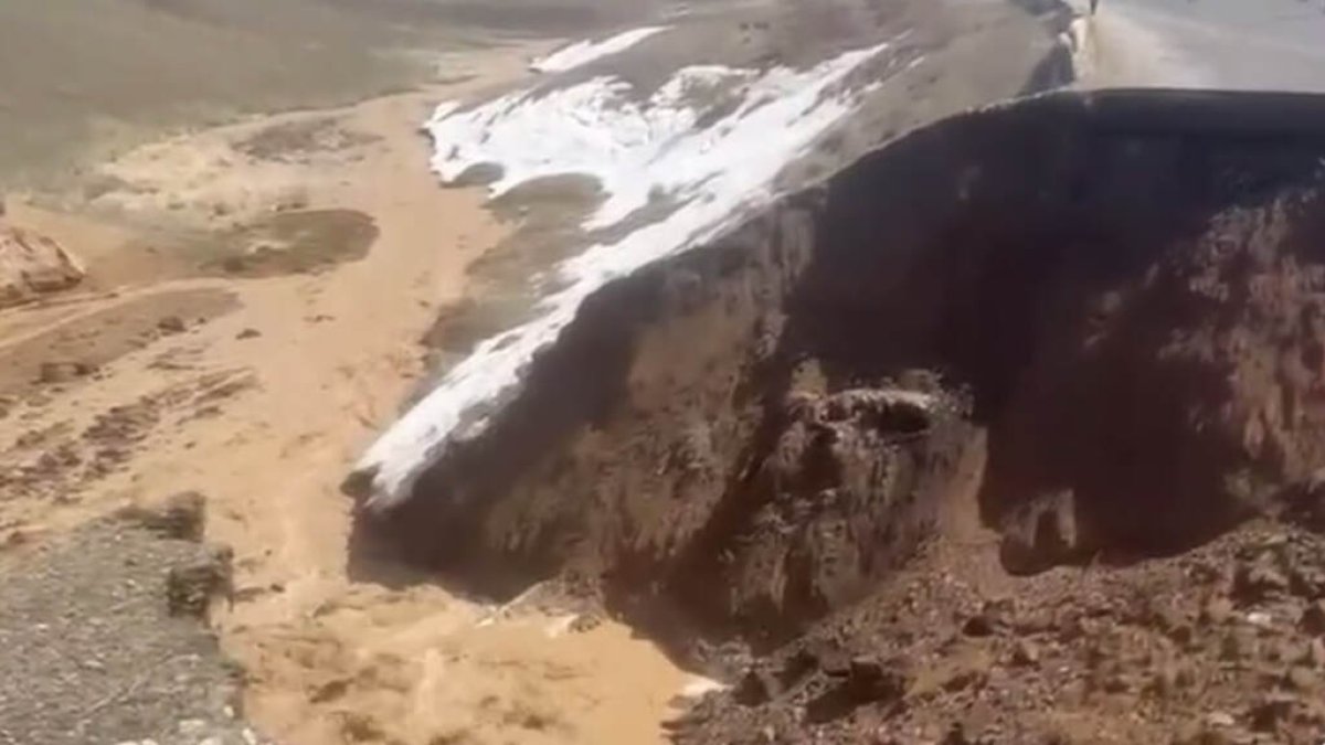 Участок дороги Кеген – Нарынкол обрушился после паводка