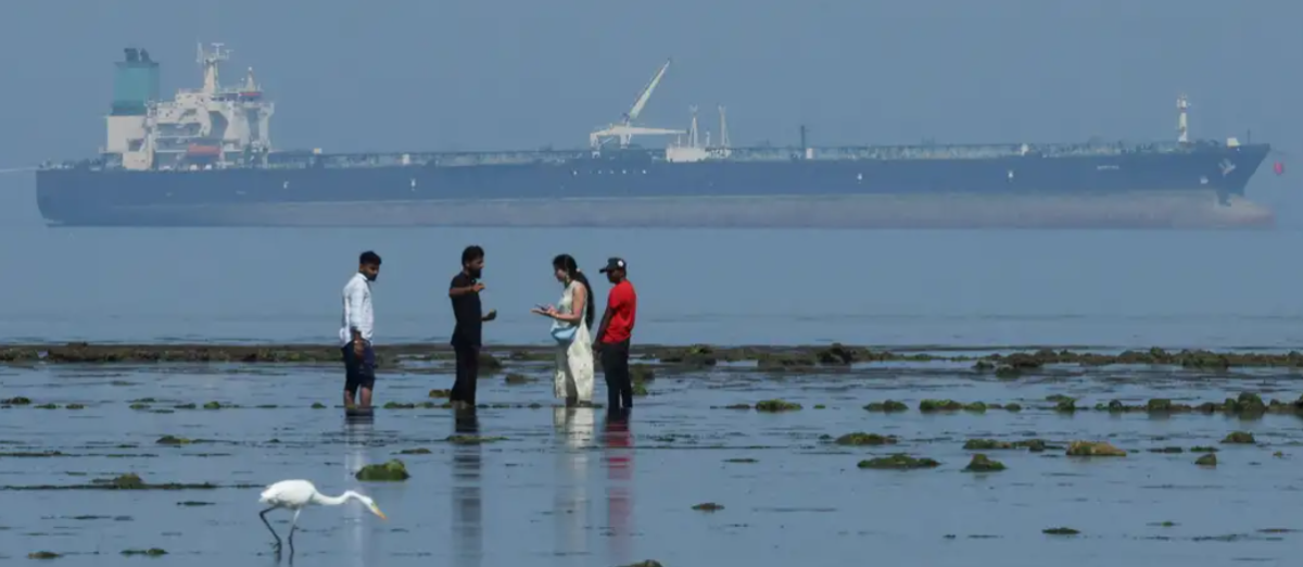 Индия вернулась к иранской нефти на фоне мирового кризиса