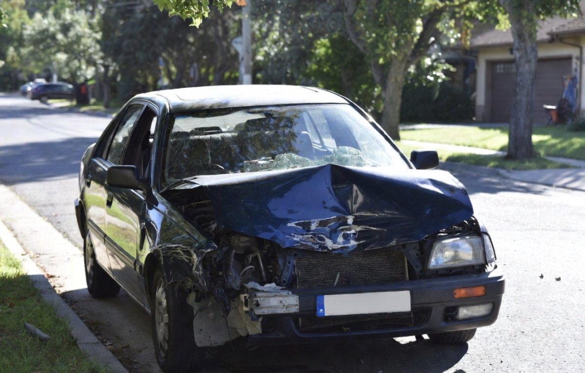 Мастер СТО уехал на машине клиента и разбил её в Актобе