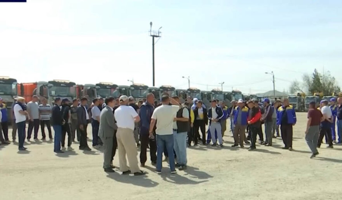 Водители уборочной техники устроили бойкот в Шымкенте