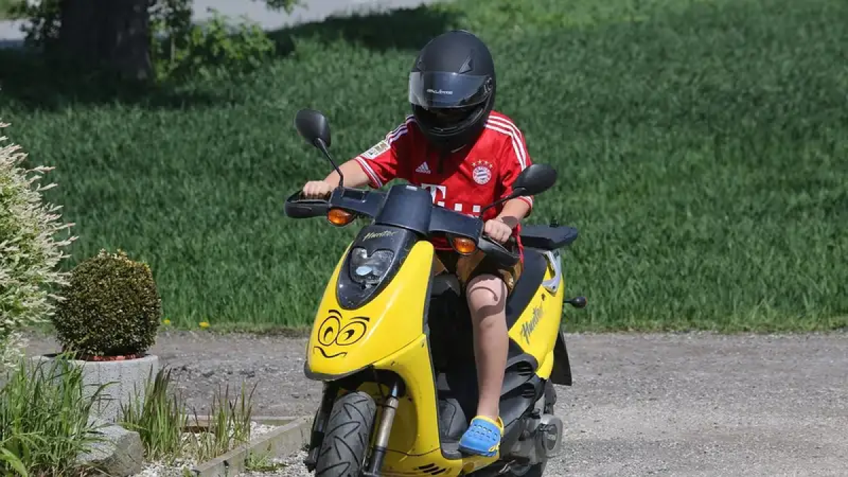 Подросток на мопеде сбил ребёнка в Алматинской области