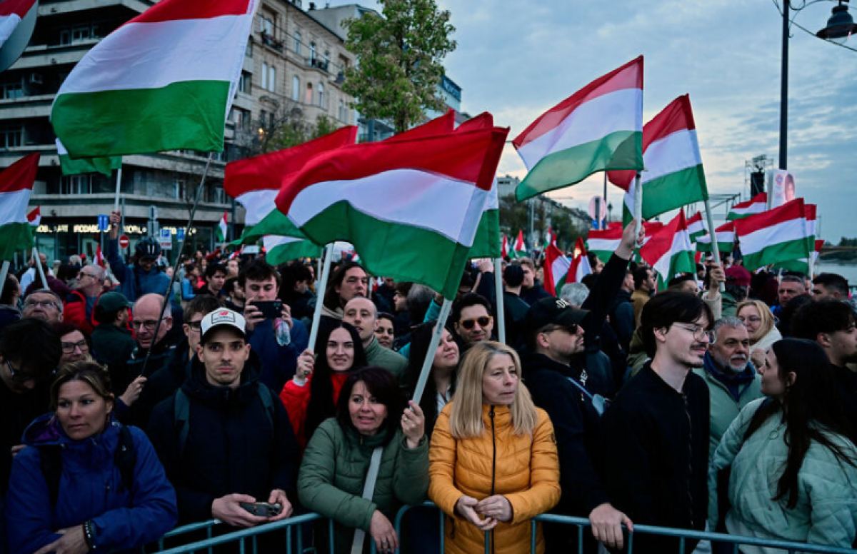 Оппозиционная "Тиса" вырывается вперед на выборах в Венгрии