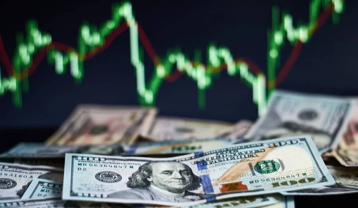 Доллар подорожал на торгах в Казахстане