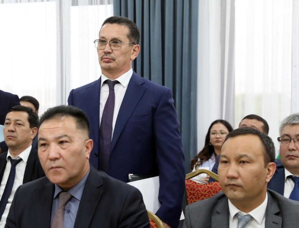 Главу соцзащиты Жамбылской области задержали прямо в кабинете