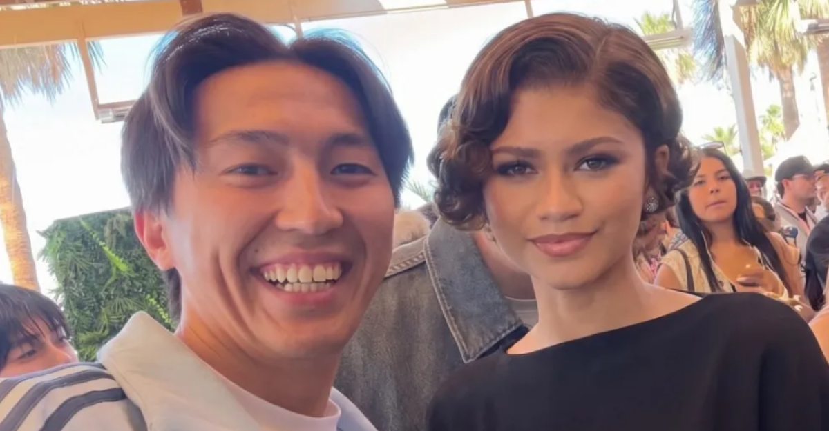 Казахстанский блогер встретился с Зендеей на форуме Threads