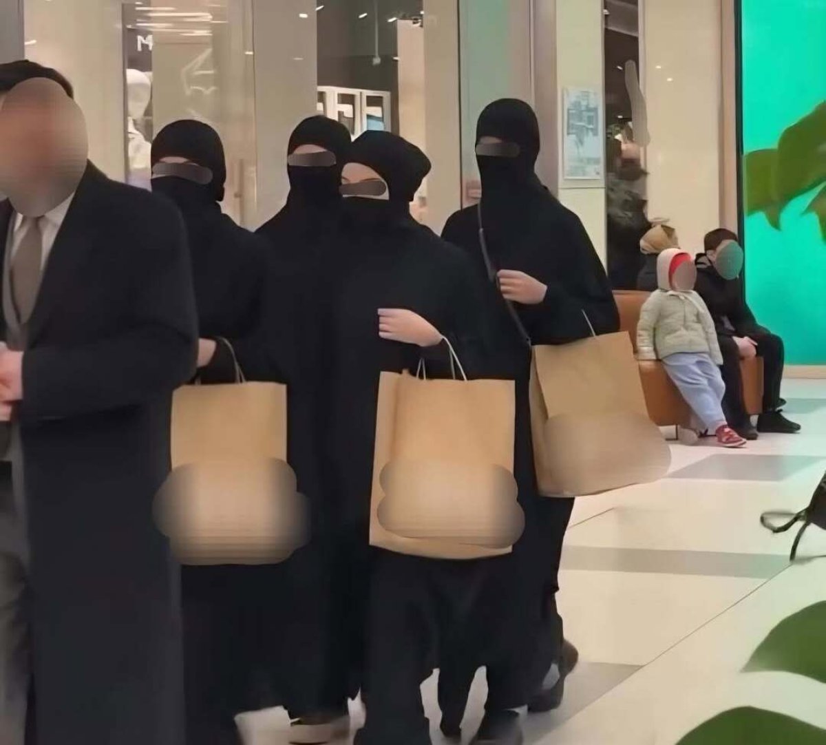 За рекламу кумыса с «женами в никабах» наказали алматинок