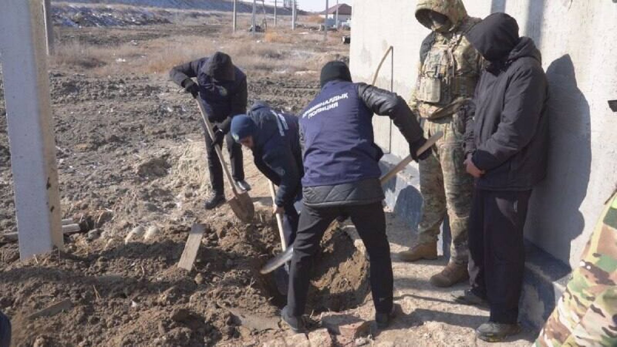 Сначала зарезал Наурыза, потом остальных: новые детали громкого убийства в Атырау