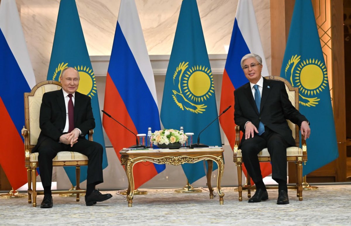 Токаев поблагодарил Путина за поддержку АЭС