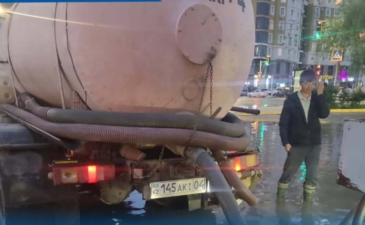 Сильный ливень всего за час затопил Актобе