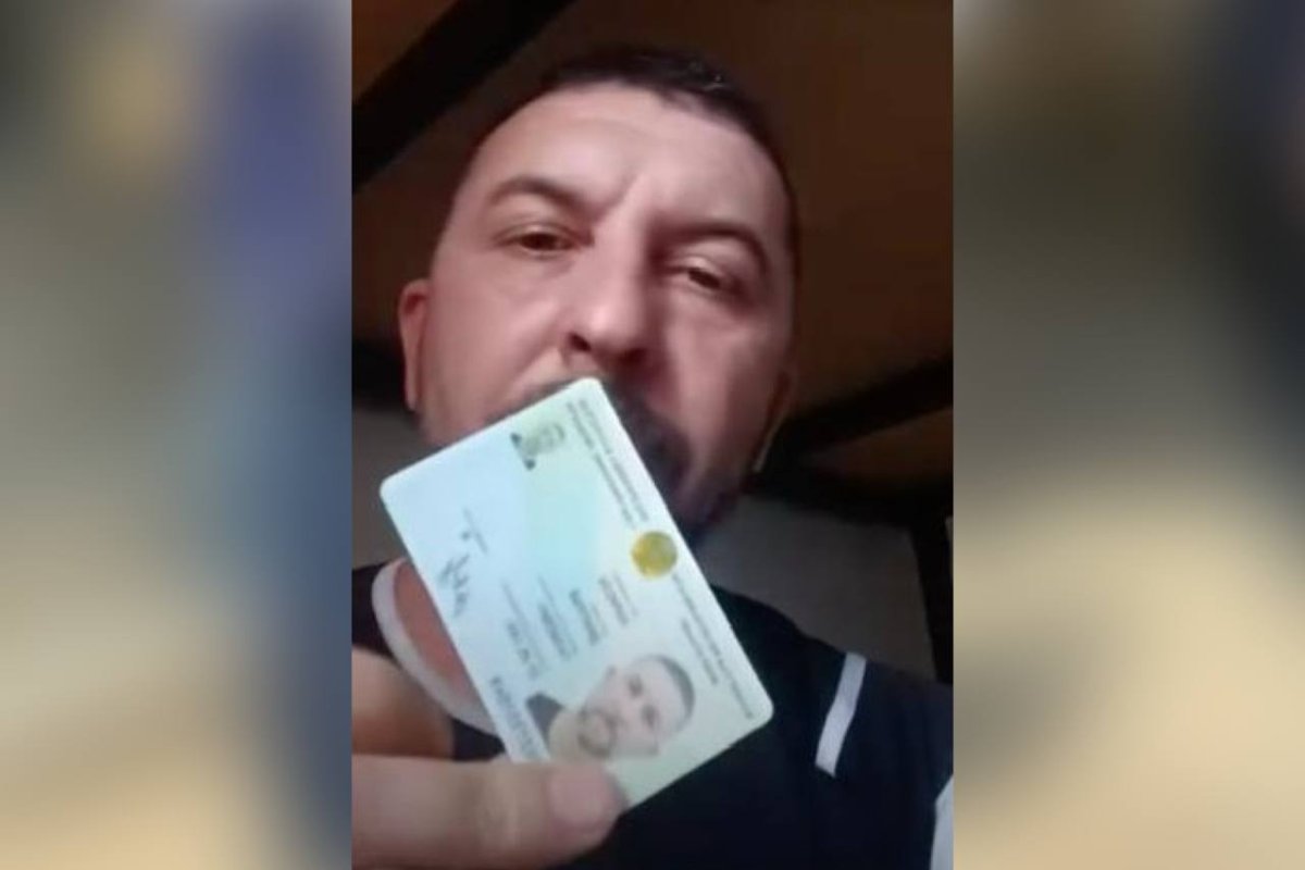 «Не выпускают на родину»: казахстанец записал видеообращение из России