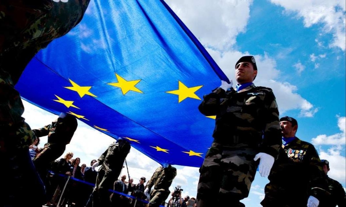 Европа строит оборонный щит без участия США