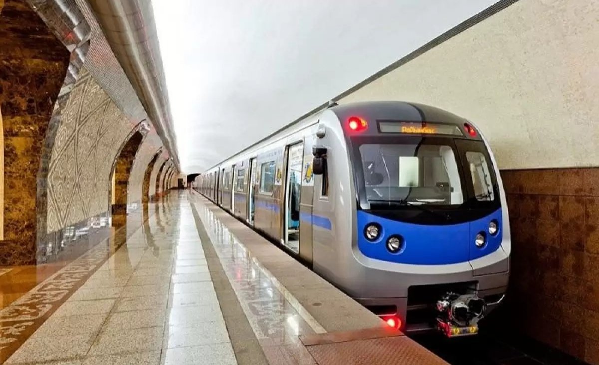 Сотрудники алматинского метро протестуют против массовых увольнений