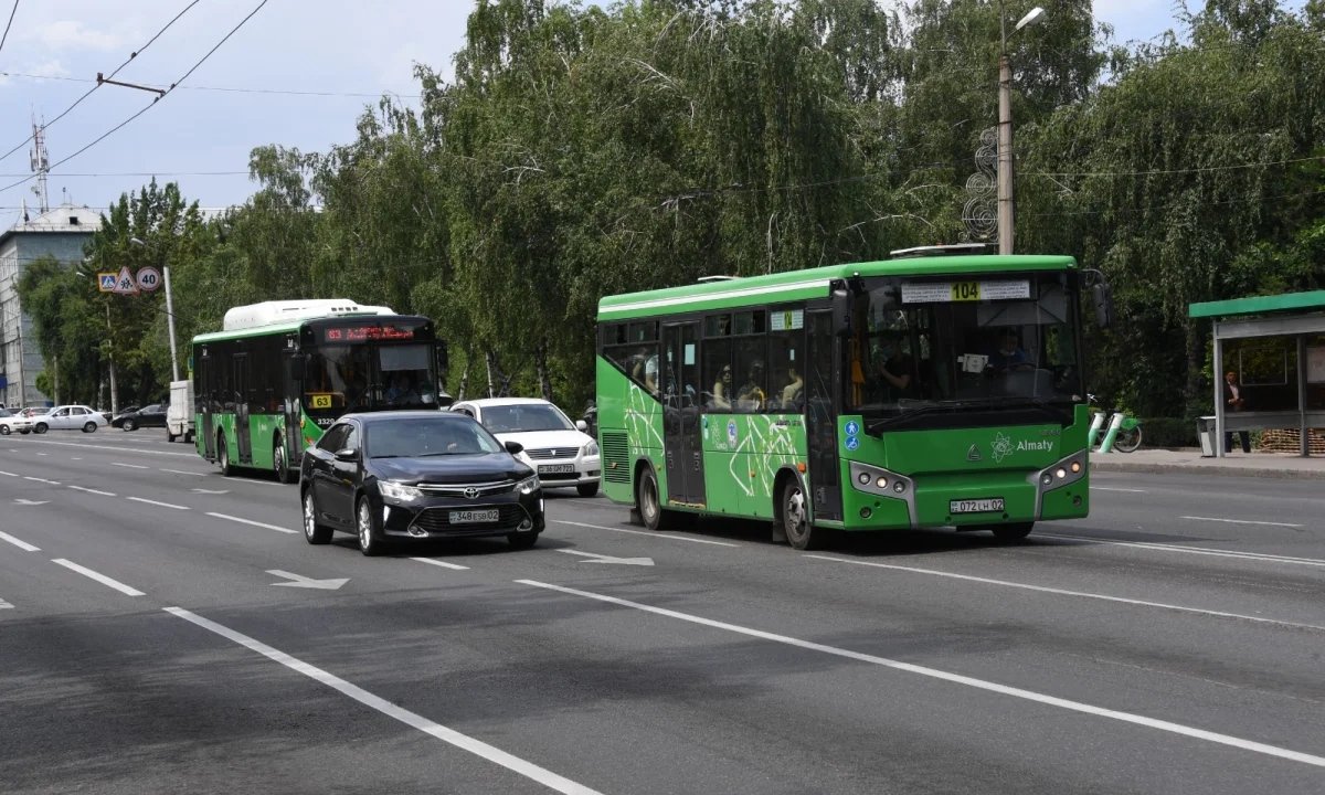 Часть автобусов сняли с рейсов в Алматы