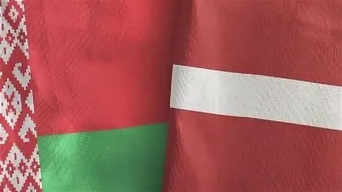 Латвия закрывает границу с Беларусью