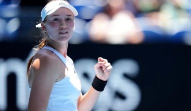 Рыбакина выиграла битву чемпионок в Австралии