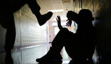 В доведении ребенка до самоубийства подозревают детский пансионат в Алматы