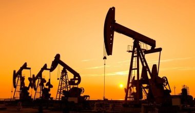 Мировые цены на нефть немного снижаются