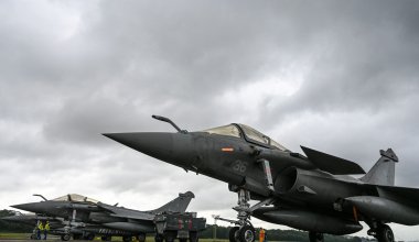 Макрон допустил поставки истребителей Украине