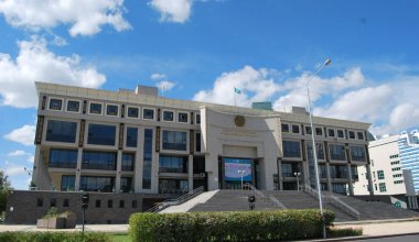 Предлагал трудоустройство в "Самрук-Казына": осужден юрист Нацбиблиотеки