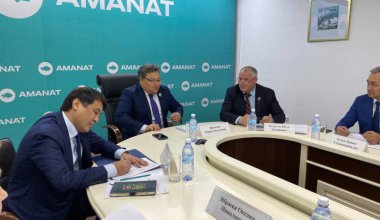 Честное-партийное: как столичный Amanat с футбольным полем разбирался