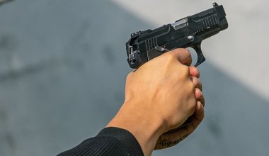 Вооруженного пистолетом и гранатой мужчину задержали в Астане