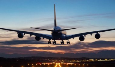 Самолёт на подлёте к Шымкенту развернули в Астану