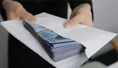 В коррупции подозревают чиновника от образования в Шымкенте