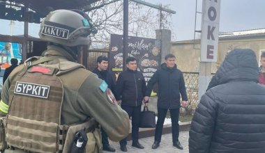 При получении взятки в Жамбылской области задержали советника юстиции