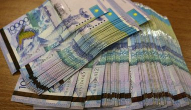 В Актобе главу отдела медэкспертизы подозревают в получении взяток от инвалидов