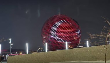 Шар Expo в Астане подсветили в цвета турецкого флага