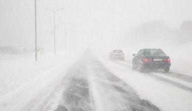 В трех областях Казахстана закрыли дороги