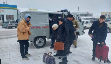 400 автомобилей застряли на трассе в Жамбылской области