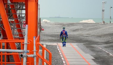 Рабочий умер на нефтегазовом месторождении Кашаган