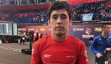 Казахстанец стал двукратным чемпионом мира по ММА