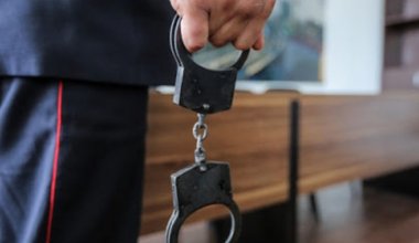 Растратил 10 млн и пустился в бега замдиректора павлодарской компании