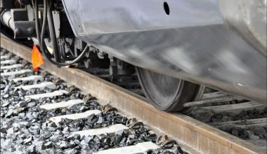 Поезд сбил 32 лошади в Акмолинской области