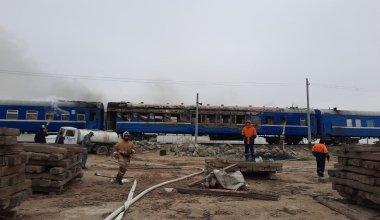 В Мангистауской области загорелись вагоны для рабочих