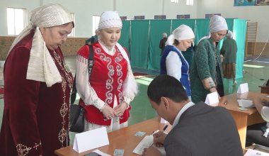 В Мангистау жители отказавшегося от алкоголя села провели необычную акцию в день выборов