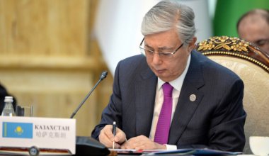 Токаев подписал поправки в закон о государственной службе