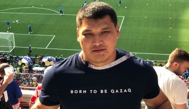 Новоиспеченный депутат Берденов уже убегает от журналистов (ВИДЕО)