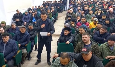 Уволены более 1200 человек: рабочие рудника в Бестобе требуют приезда Скляра