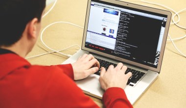 Банки и мобильные операторы Казахстана обратились к гражданам