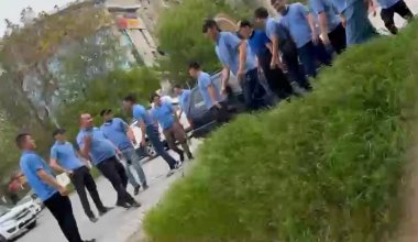Футбольные болельщики устроили массовую драку в Шымкенте