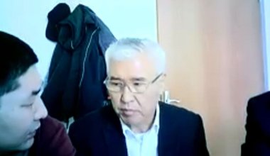 Арыстанбека Мухамедиулы не смогли доставить в суд из-за снега в Астане